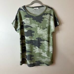 Bombom Camouflage Short Sleeve Tee women’s L preowned